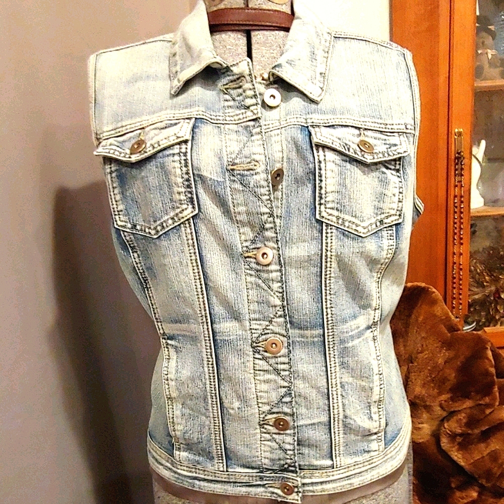 Brand is "OSO Casuals" W/ Lace Panal Jean Vest
